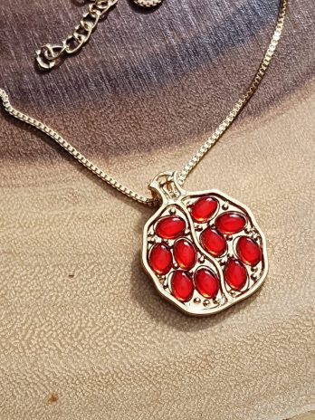 Pomegranate Fruit Pendant Necklace with Red Seed Accents – Golden Metal Chain Jewelry