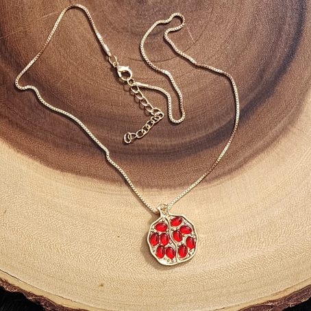 Pomegranate Fruit Pendant Necklace with Red Seed Accents – Golden Metal Chain Jewelry - Image 5